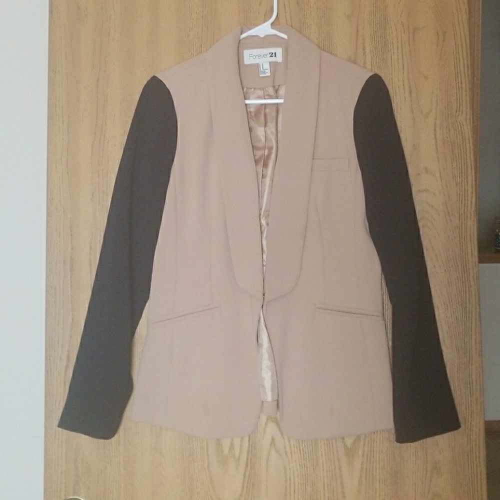 ❣Fab Black & Tan Blazer❣